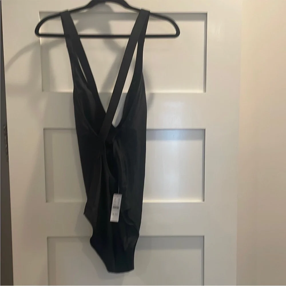 J. Crew High-Support Cross-Back One-Piece Swimsuit | Size 8 Long Torso - Picture 5 of 9